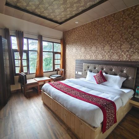 Mountain Zest-Simla Royale Near Mall Road-Free Pickup From Railway Station Simla Exteriér fotografie