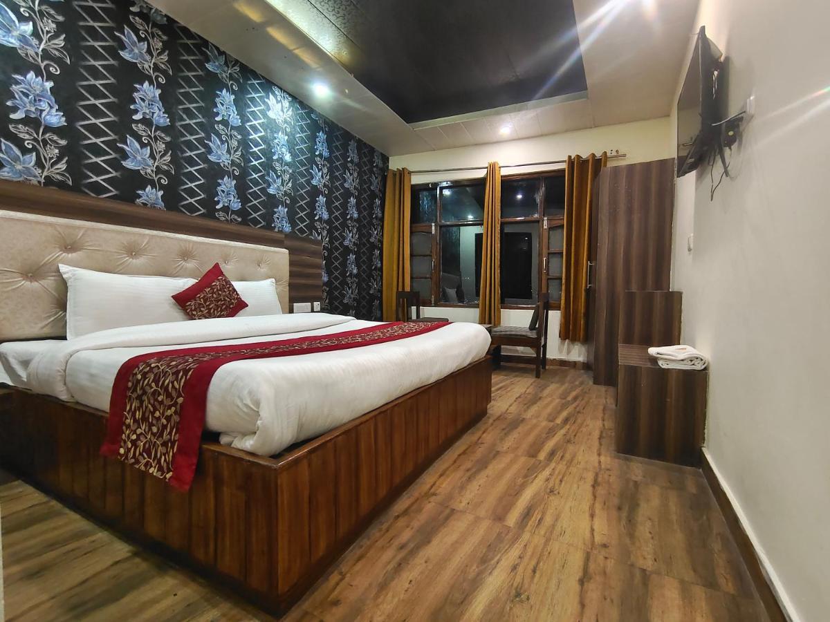 Mountain Zest-Simla Royale Near Mall Road-Free Pickup From Railway Station Simla Exteriér fotografie
