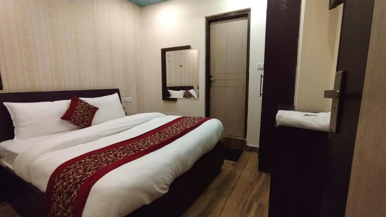 Mountain Zest-Simla Royale Near Mall Road-Free Pickup From Railway Station Simla Exteriér fotografie