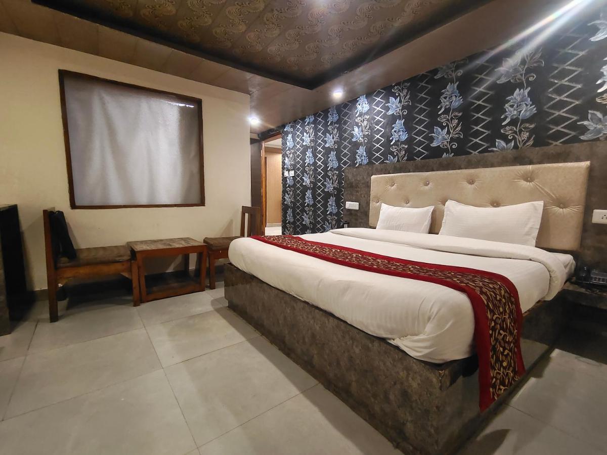 Mountain Zest-Simla Royale Near Mall Road-Free Pickup From Railway Station Simla Exteriér fotografie
