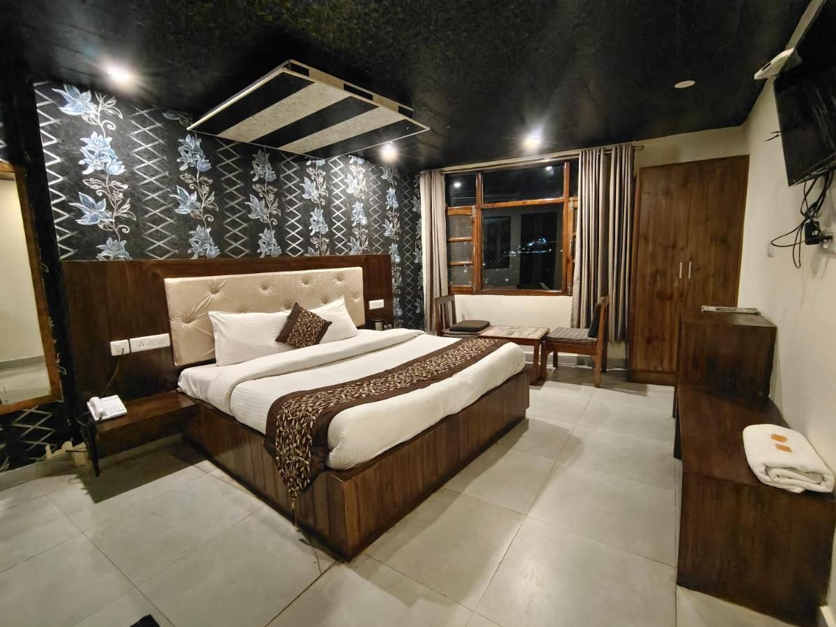 Mountain Zest-Simla Royale Near Mall Road-Free Pickup From Railway Station Simla Exteriér fotografie