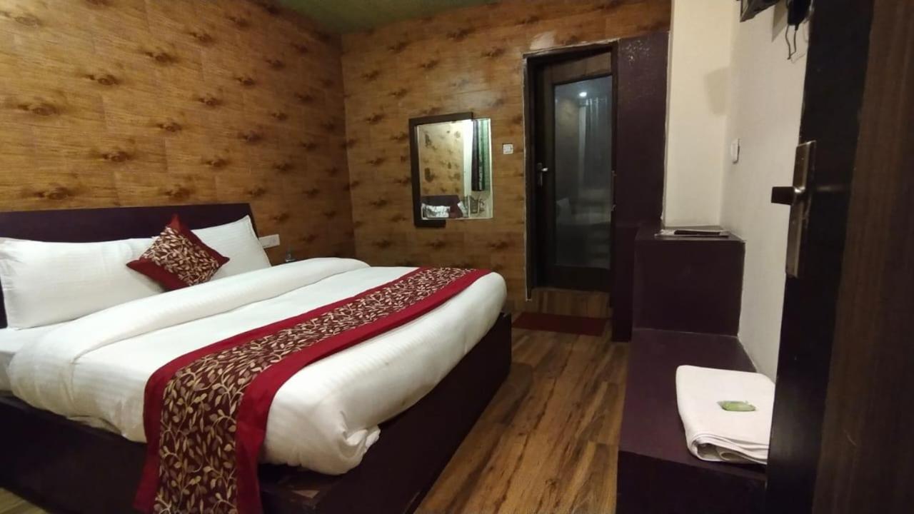 Mountain Zest-Simla Royale Near Mall Road-Free Pickup From Railway Station Simla Exteriér fotografie